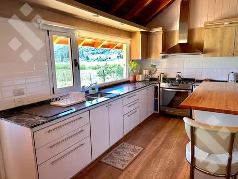 Venta Casa 3 dorm - Apto Crédito - Bº Peñon del Lolog - San Martin De los Andes