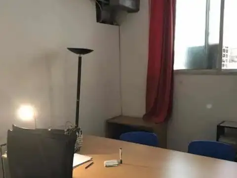 Pje Luis Dellepiane 600 San Nicolás Oficina U$95.000