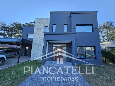 MODERNA PROPIEDAD  A ESTRENAR EN BARRIO PRIVADO ASTORGA