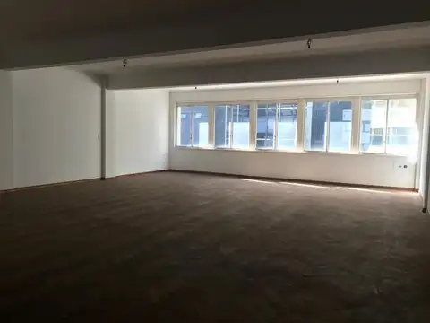 Venta oficina de planta completa en Microcentro