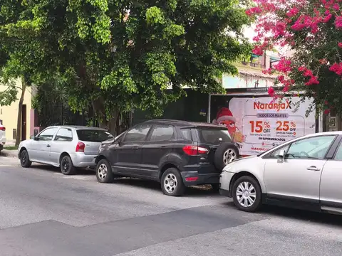 EXCELENTE LOTE  EN LA ZONA DE VILLA URQUIZA - LISTO PARA EDIFICAR