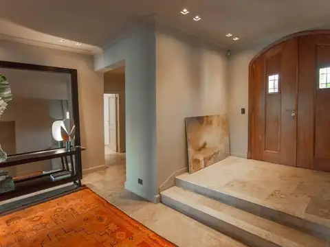 Casa 7 ambientes con 5 baños
