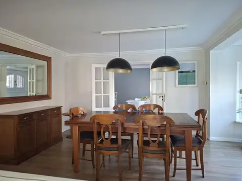 Casa 6 ambientes con 3 baños