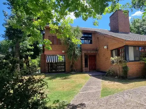 Hermosa casa en alquiler anual barrio Campo Chico Pilar