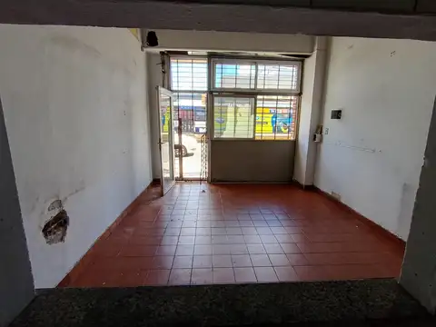 Local en Alquiler en Floresta, $ 500.000