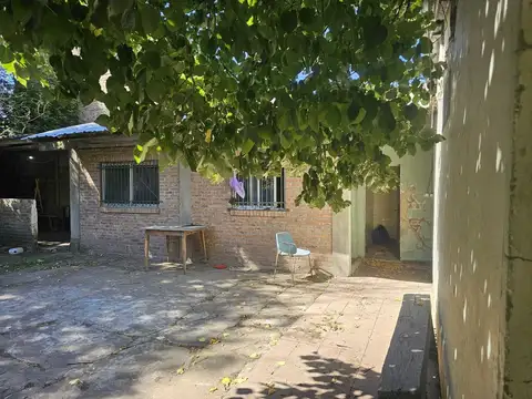 CASA A REFACCIONAR SOBRE LOTE DE 1200 M2 BOSQUES