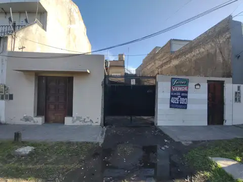 Inmuebel con casa, Dto y Local de Comercion  en venta en Laferrere