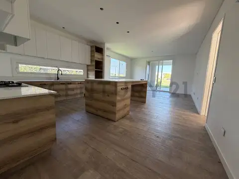 Divina casa a estrenar en venta en Virazón Nordelta Tigre  – 6 ambientes, 4 suites , vista al lago y
