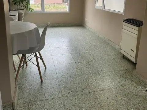 CASA DOS DORMITORIOS Y LOCAL - CALETA CORDOVA