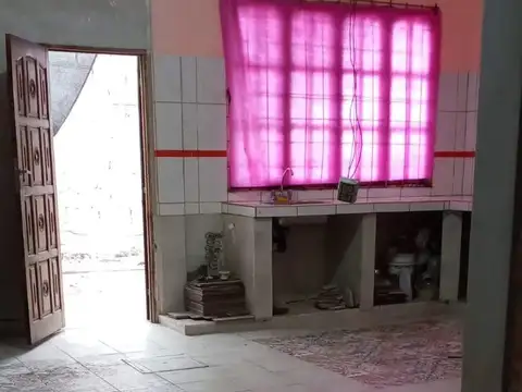 Casa 4 ambientes con 1 baño