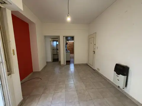 VENTA DEPTO 3 AMBIENTES CON DOS PATIOS. FLORESTA