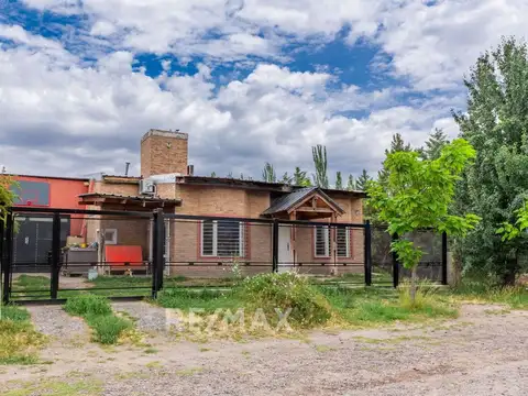 Casa en Venta con 2 cocheras