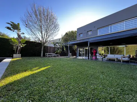Castiglioni  al 2200, Rincon de Milberg, Barrio El Jacaranda