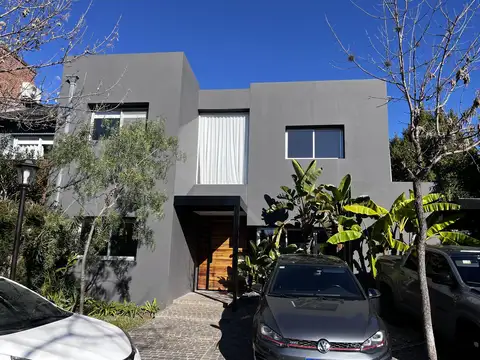 Casa en Venta en El Jacarandá, USD 430.000