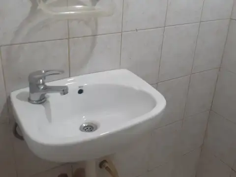 Amplio local comercial, ideal salon de fiestas, consultorios, pelotero, supermercado, etc