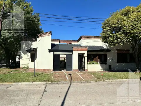 Casa 2 Dorm/Patio/Cochera en excelente ubicación