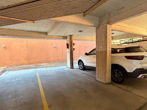 Cochera en VENTA en San Isidro