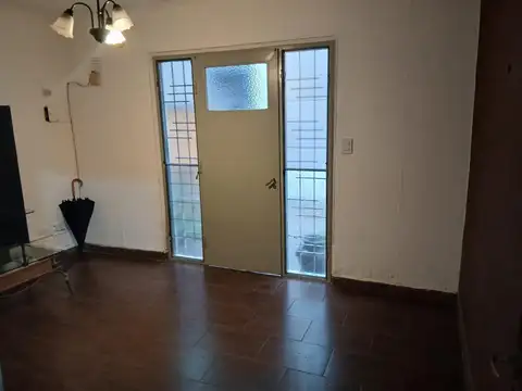 P.H. Ramos Mejía 3 amb. chicos con patio Interno