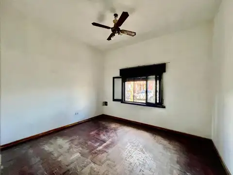 DEPARTAMENTO DE TRES AMBIENTES CON COCHERA