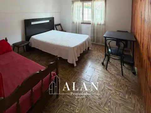 Casa en Alquiler con 1 cochera
