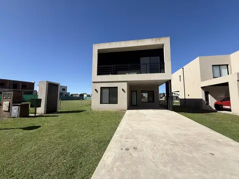 Casa a estrenar en alquiler con pileta en El Aljibe, Manzanares