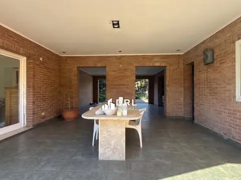 Casa en Venta con 6 cocheras