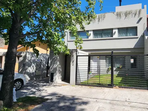 Departamento 4 Ambientes con cochera en Venta -Castelar Sur