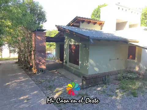 Casa 9 ambientes con 4 baños