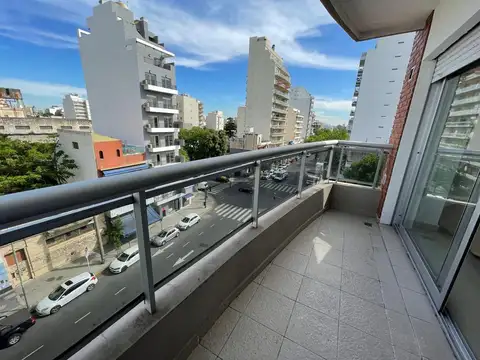 Excelente dpto al frente con sum y piscina