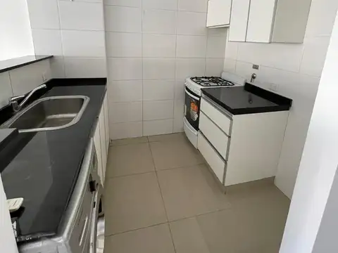 Excelente dpto al frente con sum y piscina