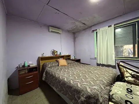 VENTA Casa 2 dormitorios B° OESTE