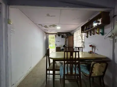 Casa 4 ambientes con 1 baño