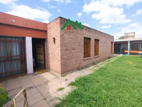Casa en venta de 4 dormitorios con patio y asador en Urca