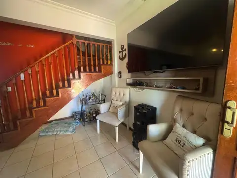 Casa en Venta con 3 cocheras