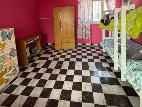 Casa 2 ambientes con 1 baño