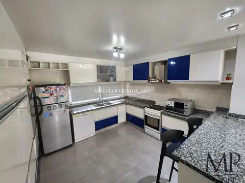 Casa 5 ambientes con 3 baños
