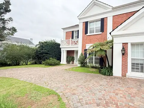 CASA EN VENTA EN LA LOMADA DE PILAR