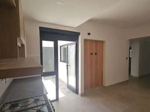 Depto Tipo Casa 3 ambientes con 2 baños