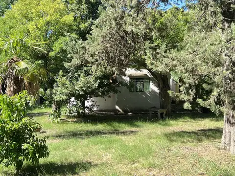 ¡Venta de casa en Laguna de Lobos a escasos metros de la Costanera! Calle 35 entre Avda Costanera y Calle 4