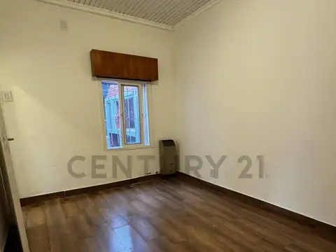 CASA EN PH RECICLADA A NUEVO DE 4 DORMITORIOS Y COCHERA