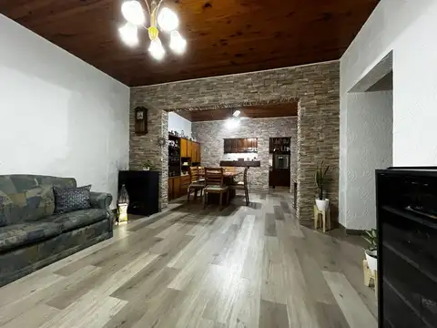 Casa 3 ambientes con 1 baño