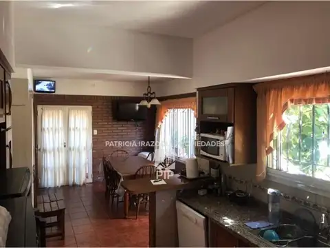 Casa 6 ambientes con 3 baños