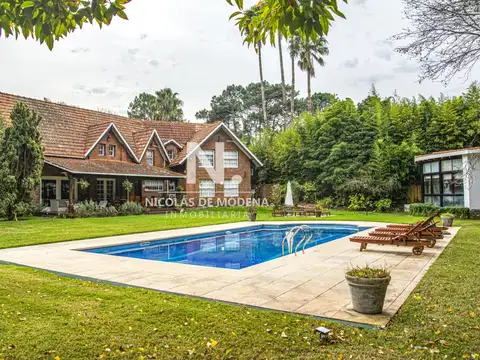 Casa 7 ambientes con 4 baños
