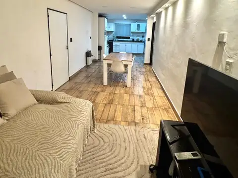 CASA AMPLIA EN MAIPU
