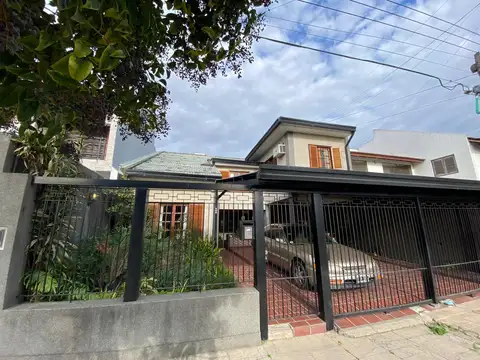 amplia casa en venta de 5 dormitorios. la plata