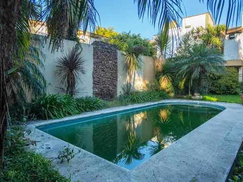 Casa 6 ambientes con 3 baños