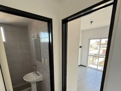 Departamento en Alquiler en Bernal Oeste, $ 440.000