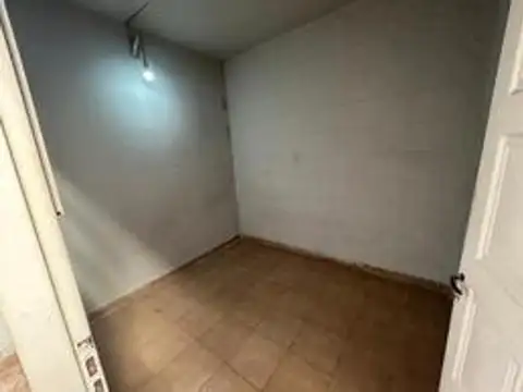 Oficina en Alquiler en Parque Chacabuco, $ 750.000