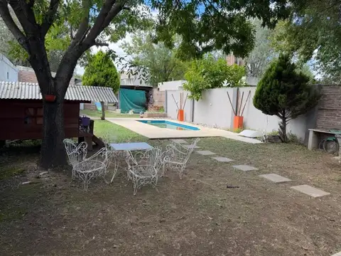 Casa en venta. 2 dormitorios con Pileta.
