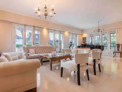 Casa 6 ambientes con 3 baños